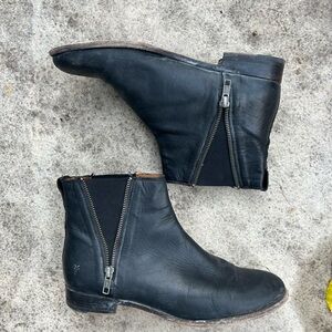 Frye Carley Zip Chelsea Boots, size 10